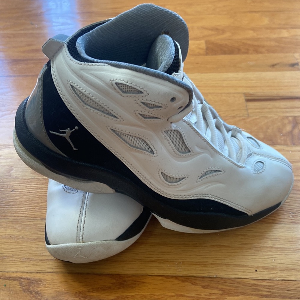 2009 Air Jordan Schoolin’ Ray Allen Edition Basketball Shoe YOUTH